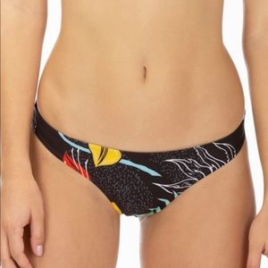 ❗️FINAL❗️ 🆕 HURLEY Quick Dry Reversible Bikini bottoms XL 🔴